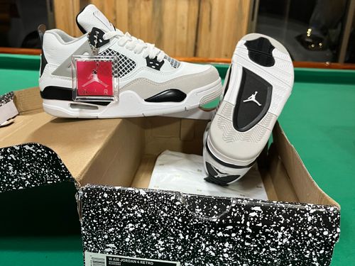 AIR JORDAN RETRO 4 